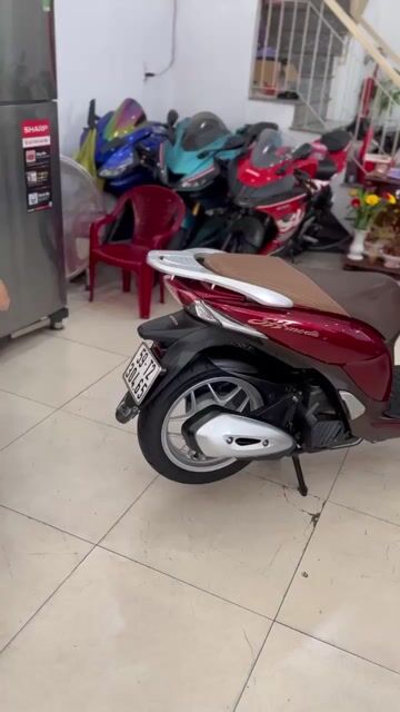 Honda SH mode 2019 Đỏ 3000km.Xe miễn bàn.BSTP. Mua bán Xe máy tại Quận 6 Tp Hồ Chí Minh được đăng bởi Cửa Hàng Xe Máy Hoà Bùi hình 1