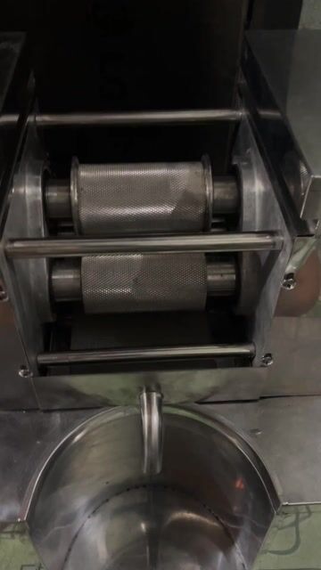 Máy ép nước mía Thép không gỉ Bạc. Mua bán Đồ chuyên dụng, Giống nuôi trồng tại Huyện Nhà Bè Tp Hồ Chí Minh được đăng bởi sống vui mỗi ngày hình 1