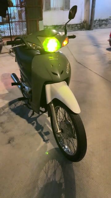 honda wave 100 chưa bung đầu giá tờ đầy đủ. Mua bán Xe máy tại Quận 3 Tp Hồ Chí Minh được đăng bởi Phạm thanh Trí  hình 1