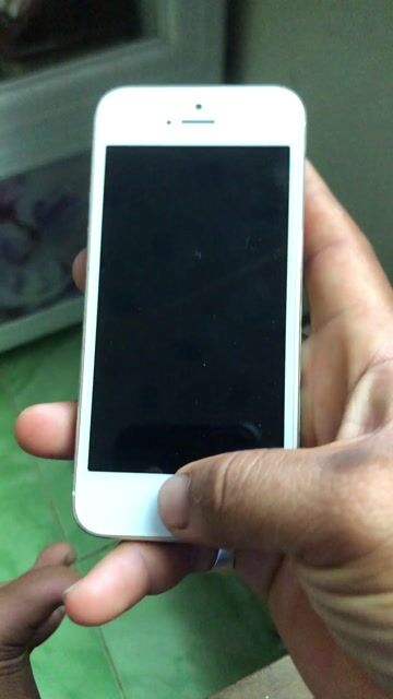 Apple iPhone 5S 16GB Trắng. Mua bán Điện thoại tại Huyện An Biên Kiên Giang được đăng bởi Ah Hận hình 1