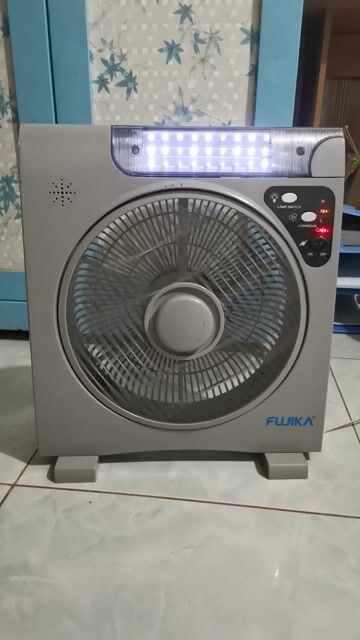 Quạt tích điện Fujika Xám 3 mức gió. Mua bán Quạt tại Huyện Tam Dương Vĩnh Phúc được đăng bởi Hoàng Tâm hình 1
