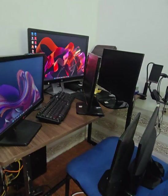 Màn hình máy tính LG 20-22 inch Đen. Mua bán Phụ kiện (Màn hình, Chuột...) tại Thành phố Bến Tre Bến Tre được đăng bởi Lao Thanh Phước Lộc hình 1