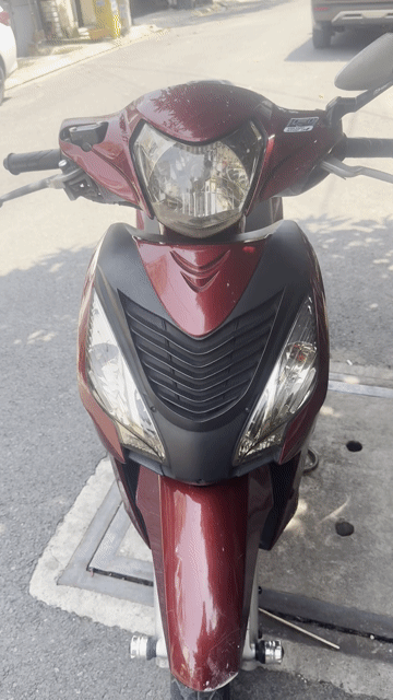 Honda Vision 2015 màu Đỏ. Mua bán Xe máy tại Quận 12 Tp Hồ Chí Minh được đăng bởi Bui Van Trung hình 1