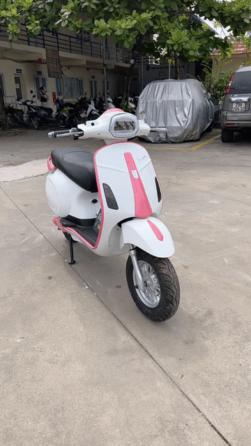 Xe máy điện Vespa Đèn vuông Trắng hồng siêu nét. Mua bán Xe máy tại Quận Cầu Giấy Hà Nội được đăng bởi Xe điện Bình Phương hình 1