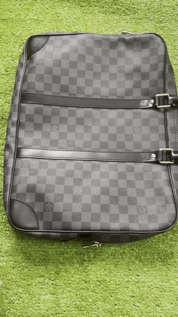 Túi Louis Vuitton Da Cao Cấp Đen 40x30x6 còn mới. Mua bán Túi xách tại Quận 8 Tp Hồ Chí Minh được đăng bởi KỲ ANH GIÀY SI CHÍNH HÃNG hình 1