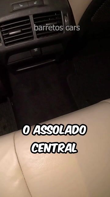 TÚNEL CENTRAL ELEVADO E SAÍDA DE AR TRASEIRA SÃO DESTAQUES