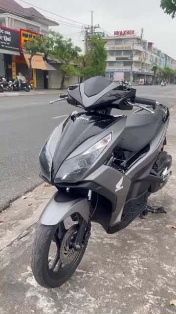 Honda Air Blade Xám đen. Mua bán Xe máy tại Thị xã Bến Cát Bình Dương được đăng bởi xe máy trả góp tín nghĩa  hình 1