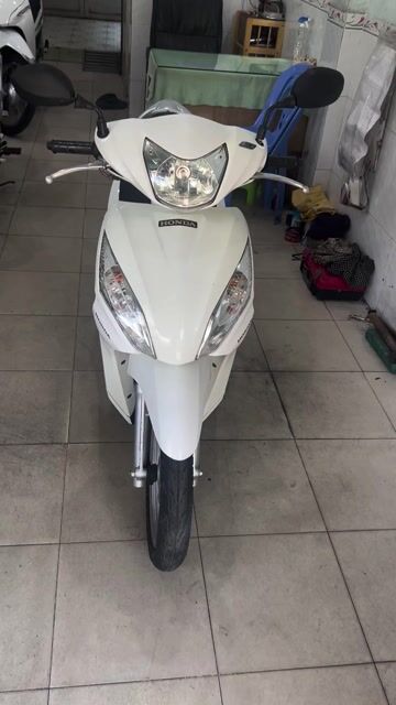 Honda Vision màu Trắng 2012. Mua bán Xe máy tại Thành phố Biên Hòa Đồng Nai được đăng bởi cửa hàng xe máy Anh Tuấn hình 1