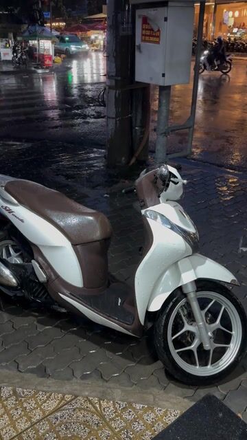 Honda SH Mode 2016 Đặc biệt Trắng nâu tem gold0000. Mua bán Xe máy tại Quận 10 Tp Hồ Chí Minh được đăng bởi Shop Chất hình 1