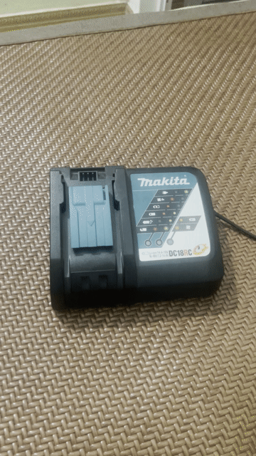 Sạc pin nhanh Makita DC18RC 7.2V-18V Đen mới 99%. Mua bán Phụ kiện (Màn hình, Chuột...) tại Huyện Sóc Sơn Hà Nội được đăng bởi Minh  hình 1
