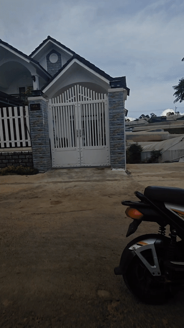 Xe máy điện Yadea Trắng tiết kiệm năng lượng. Mua bán Xe máy tại Thành phố Đà Lạt Lâm Đồng được đăng bởi Nam Nguyễn hình 1