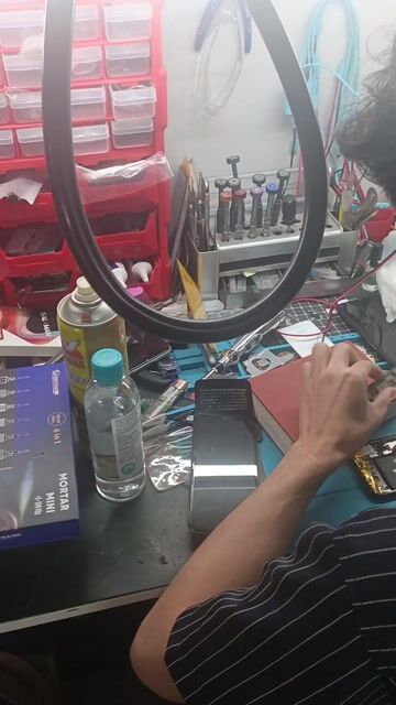 Dịch vụ sửa chữa điện thoại iPhone. Dịch vụ tại Quận Thanh Xuân Hà Nội được đăng bởi Duy Vũ IPhone hình 1