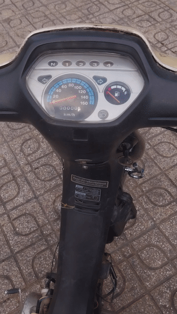 Honda Wave HQ Thể thao màu Kem mới. Mua bán Xe máy tại Quận 5 Tp Hồ Chí Minh được đăng bởi Lê Khôi hình 1