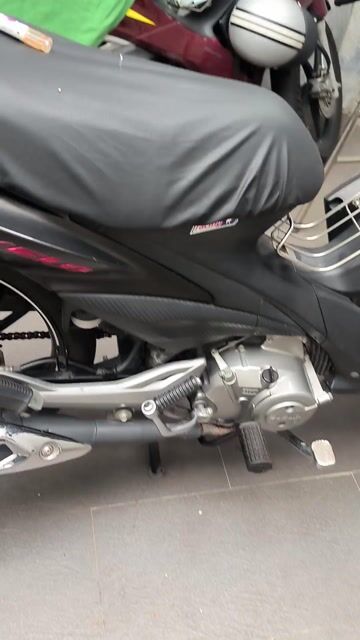 Suzuki Axelo 125cc 2017 Đen 18000km. Mua bán Xe máy tại Quận Gò Vấp Tp Hồ Chí Minh được đăng bởi Nguyễn Đức hình 1