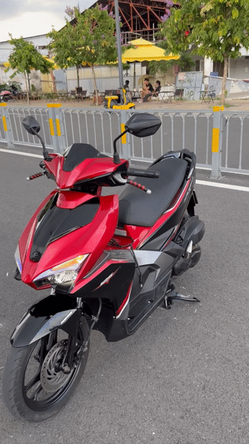 Honda Air Blade 2017 Chính Chủ BSTP máy êm đẹp 96%. Mua bán Xe máy tại Quận Bình Tân Tp Hồ Chí Minh được đăng bởi Cửa Hàng Xe Máy Gia Kiệt hình 1