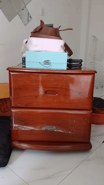 Tủ đầu giường Gỗ thật Nâu 2 ngăn. Mua bán Tủ, kệ gia đình tại Quận 10 Tp Hồ Chí Minh được đăng bởi Numberoanh hình 1