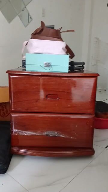 Tủ đầu giường Gỗ thật Nâu 2 ngăn. Mua bán Tủ, kệ gia đình tại Quận 10 Tp Hồ Chí Minh được đăng bởi Numberoanh hình 1