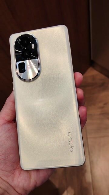 Oppo Reno 10 Pro+ 5G 16GB/512GB Vàng. Mua bán Điện thoại tại Quận Hải Châu Đà Nẵng được đăng bởi Nem hình 1
