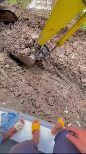 Do đổi công việc nên cần bán máy Komatsu pc60-6. Mua bán Phương tiện khác tại Huyện Châu Thành Tây Ninh được đăng bởi Lê Tuấn Tây hình 1