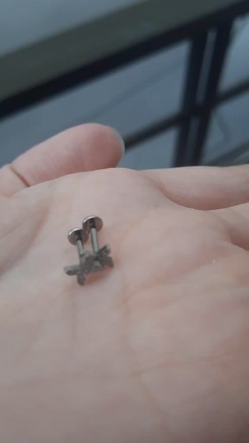 Bông tai nữ Titan Dấu X giá 200k. Mua bán Phụ kiện thời trang khác tại Quận Bình Thạnh Tp Hồ Chí Minh được đăng bởi Thùy Dung hình 1