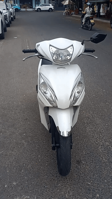Honda Vision màu Trắng bs 60. Mua bán Xe máy tại Quận Thanh Khê Đà Nẵng được đăng bởi bơ xitrum  hình 1