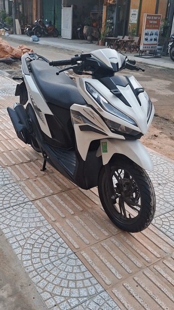 Honda Vario 125 2023 Trắng Smart Key. Mua bán Xe máy tại Quận Hải Châu Đà Nẵng được đăng bởi Mua Bán Xe Cũ Có Góp Nợ xấu hình 1