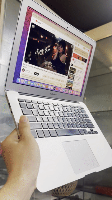 Thanh lý MacBook Air 2017 i5 8GB/128GB. Mua bán Laptop tại Quận Gò Vấp Tp Hồ Chí Minh được đăng bởi Thanh lí cầm đồ hình 1
