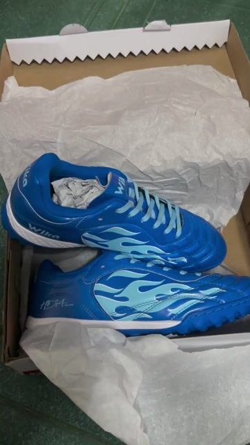 Giày đá bóng Wika Nam Xanh dương size 42. Mua bán Đồ thể thao, Dã ngoại tại Thành phố Buôn Ma Thuột Đắk Lắk được đăng bởi đồ đạc bmt hình 1