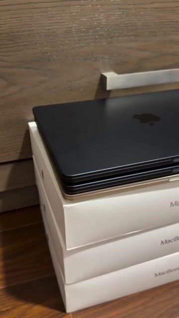 Apple MacBook Air M2. Mua bán Laptop tại Quận 12 Tp Hồ Chí Minh được đăng bởi Ngọc Dư hình 1