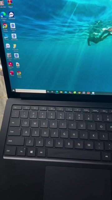 Surface Laptop 3 13 I5-1035G7 8/256 Nứt kíng zin n. Mua bán Laptop tại Quận Gò Vấp Tp Hồ Chí Minh được đăng bởi VũHùng hình 1