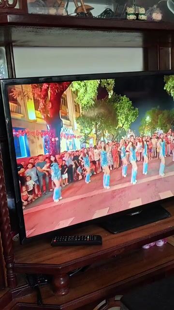Tivi Thanh lí. a/c cần xài liên hệ trực tiếp sdt e. Mua bán Tivi, Âm thanh tại Huyện Phong Điền Cần Thơ được đăng bởi Phương Nguyễn hình 1
