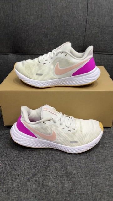 Giày chạy bộ Nike nữ size 36.5. Mua bán Giày dép tại Quận 6 Tp Hồ Chí Minh được đăng bởi Võ Ngoc Anh Thư hình 1