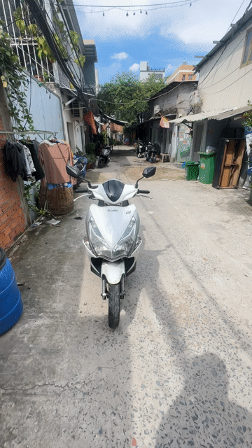 Honda Air Blade Fi 2011 Trắng. Mua bán Xe máy tại Quận 7 Tp Hồ Chí Minh được đăng bởi Chuyên Xe Giá Tốt hình 1