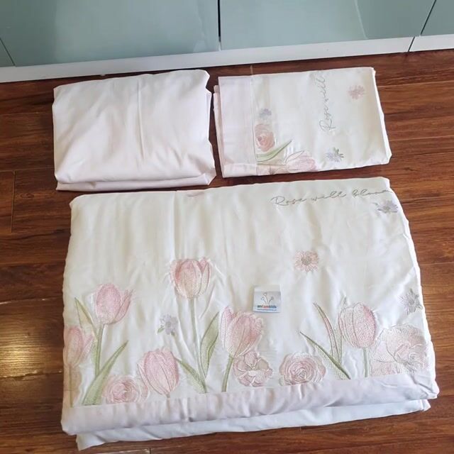 sale Bộ chăn ga gối lụa 1m6x2m. Mua bán Giường, chăn ga gối nệm tại Quận Hoàng Mai Hà Nội được đăng bởi AnTamKids hình 1