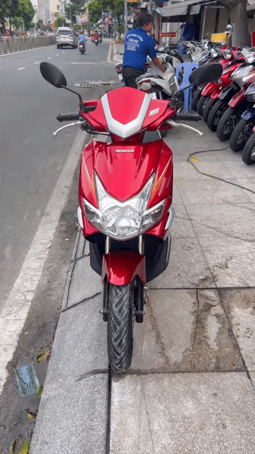 Honda Air Blade FI 2011 Đỏ. Mua bán Xe máy tại Quận Tân Phú Tp Hồ Chí Minh được đăng bởi Tuanduy hình 1