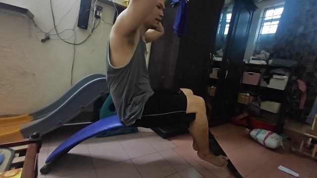 Máy tập gập bụng Xanh dương đã sử dụng. Mua bán Đồ thể thao, Dã ngoại tại Quận Ba Đình Hà Nội được đăng bởi goocba hình 1