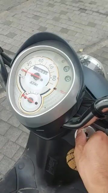 Bán e Hon da Elit 50cc mầu xanh. Mua bán Xe máy tại Quận Hoàng Mai Hà Nội được đăng bởi Xúy hình 1