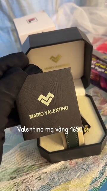 Đồng hồ Mario Valentino Kim loại mạ vàng. Mua bán Đồng hồ tại Thành phố Thuận An Bình Dương được đăng bởi Si 2hand  hình 1