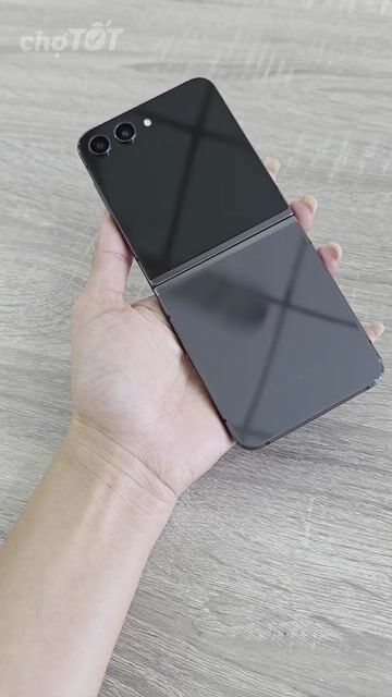 Samsung Z Flip 256GB Đen. Mua bán Điện thoại tại Quận Gò Vấp Tp Hồ Chí Minh được đăng bởi KGPHONE  Điện Thoại Di Động giá tốt  hình 1