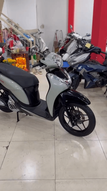 Honda SH Mode 2016 Xám Đen.BSTP.Xe đẹp lắm.. Mua bán Xe máy tại Quận 6 Tp Hồ Chí Minh được đăng bởi Cửa Hàng Xe Máy Hoà Bùi hình 1