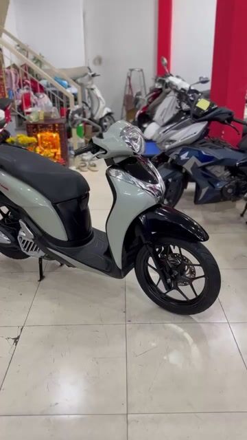 Honda SH Mode 2016 Xám Đen.BSTP.Xe đẹp lắm.. Mua bán Xe máy tại Quận 6 Tp Hồ Chí Minh được đăng bởi Cửa Hàng Xe Máy Hoà Bùi hình 1