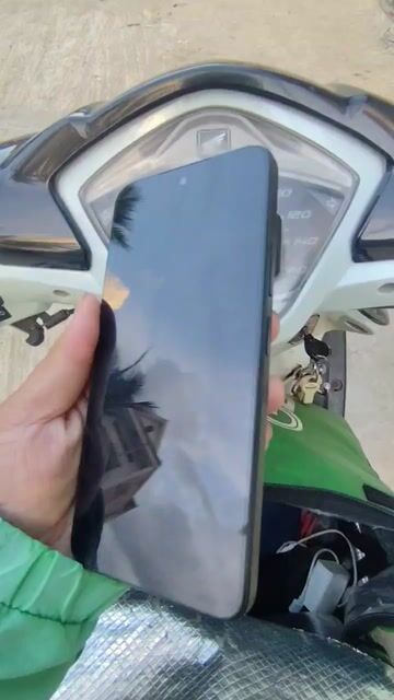 Xiaomi Redmi 15 5G Đen Mới 100%. Mua bán Điện thoại tại Thành phố Buôn Ma Thuột Đắk Lắk được đăng bởi Nguyễn Quốc Đạt hình 1