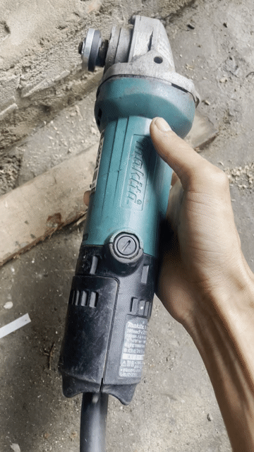 Máy cắt cầm tay Makita 9533B 1 tấc. Mua bán Đồ chuyên dụng, Giống nuôi trồng tại Quận Cái Răng Cần Thơ được đăng bởi lộc chơi máy bãi hình 1