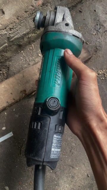 Máy cắt cầm tay Makita 9533B 1 tấc. Mua bán Đồ chuyên dụng, Giống nuôi trồng tại Quận Cái Răng Cần Thơ được đăng bởi lộc chơi máy bãi hình 1