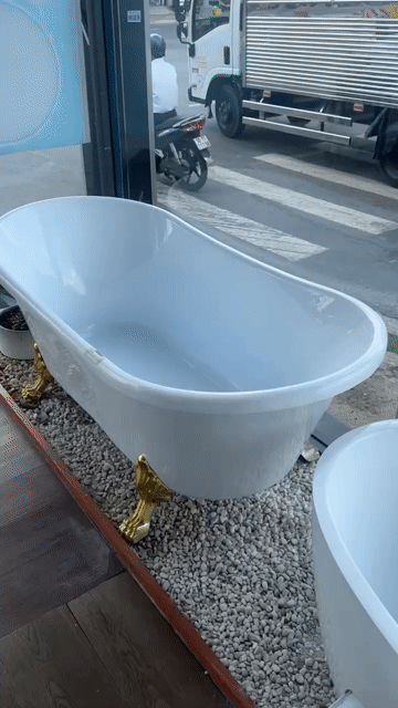 BỒN TẮM NẰM CHÂN VÀNG (THANH LÝ). Mua bán Thiết bị vệ sinh, nhà tắm tại Huyện Hóc Môn Tp Hồ Chí Minh được đăng bởi Thiết bị vệ sinh hình 1