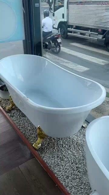 BỒN TẮM NẰM CHÂN VÀNG (THANH LÝ). Mua bán Thiết bị vệ sinh, nhà tắm tại Huyện Hóc Môn Tp Hồ Chí Minh được đăng bởi Thiết bị vệ sinh hình 1