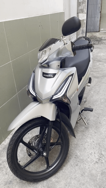 Honda Future led Bạc 3.126 km. Mua bán Xe máy tại Quận Phú Nhuận Tp Hồ Chí Minh được đăng bởi Nguyễn Văn Dung hình 1