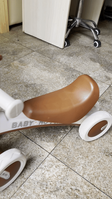 Xe chòi chân Trắng nâu. Mua bán Mẹ và bé tại Quận Gò Vấp Tp Hồ Chí Minh được đăng bởi Van hình 1