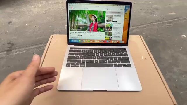 PRO 13' 2018 / I7 / 16G / 512G / HỌC TẬP VĂN PHÒNG. Mua bán Laptop tại Quận 3 Tp Hồ Chí Minh được đăng bởi Tèo hình 1