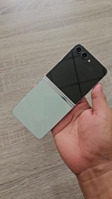 Samsung Galaxy Z Flip5 256GB xanh đẹp 99%. Mua bán Điện thoại tại Quận Gò Vấp Tp Hồ Chí Minh được đăng bởi Cửa hàng  KGPHONE STORE hình 1